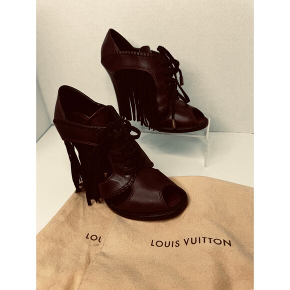 Louis Vuitton Dakota Heels Size 37 Burgundy Bordeaux Leather Fringe Peep Toe - Picture 12 of 14